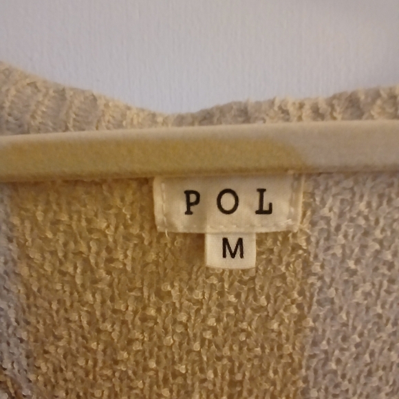 POL Oversized Henley flower sweater size M - Picture 6 of 7